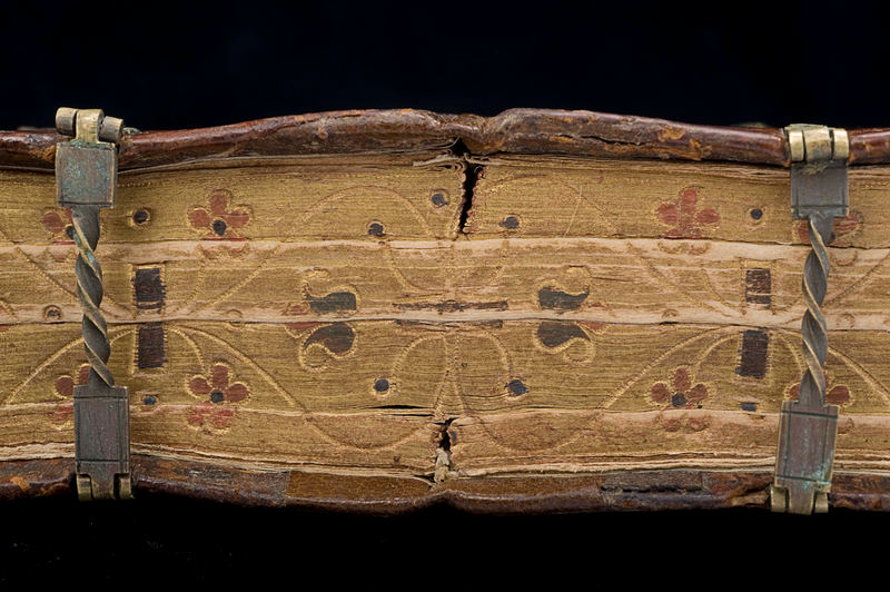 Illustration for article titled This beautifully bound book is actually six different texts in one